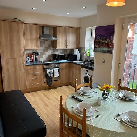 Modern, Quiet, Sleeps 9, Etihad, Coop Live, Manchester Exterior photo
