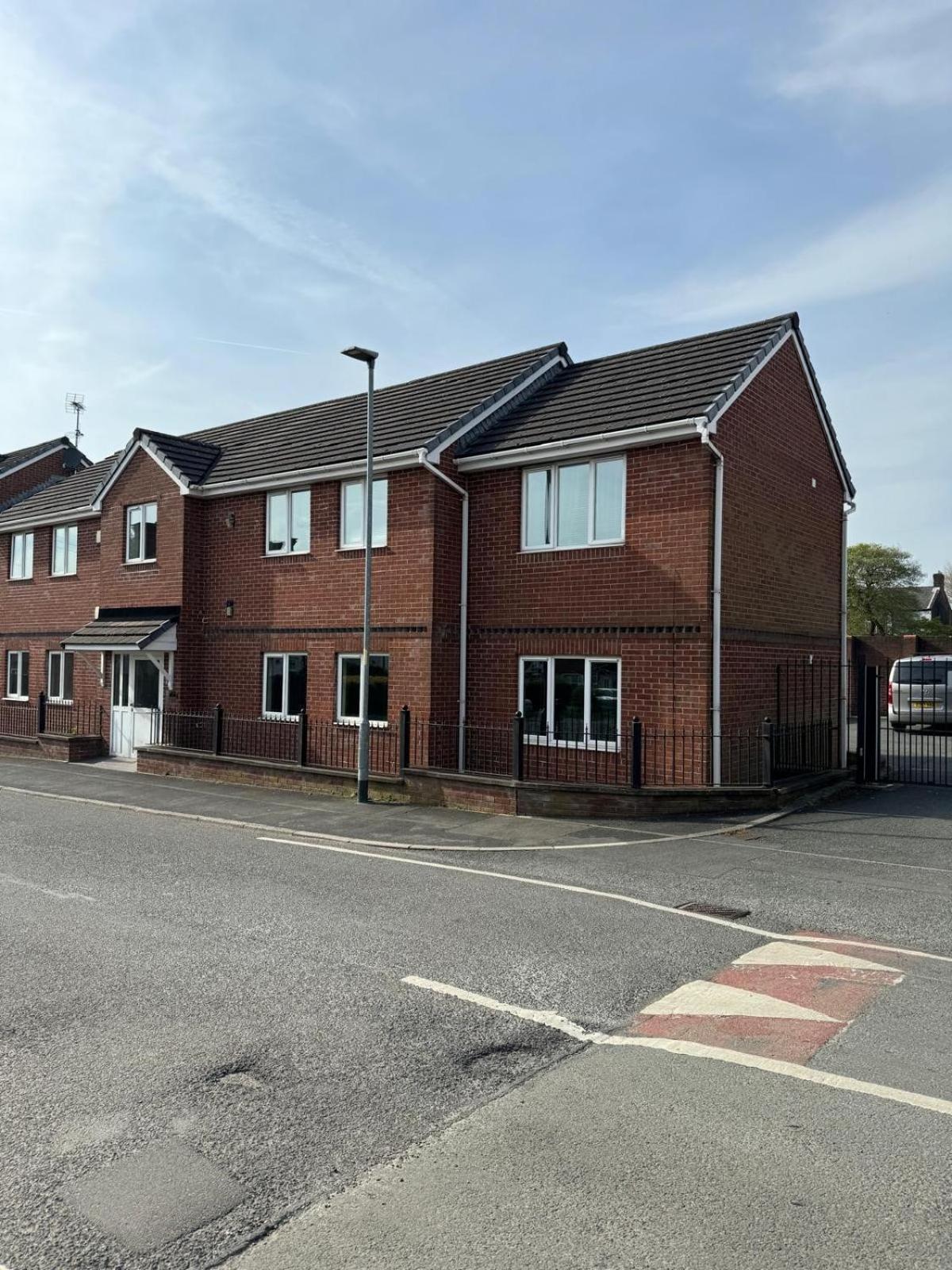 Modern, Quiet, Sleeps 9, Etihad, Coop Live, Manchester Exterior photo