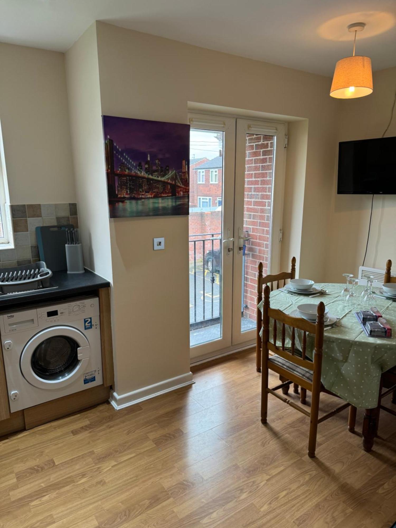 Modern, Quiet, Sleeps 9, Etihad, Coop Live, Manchester Exterior photo