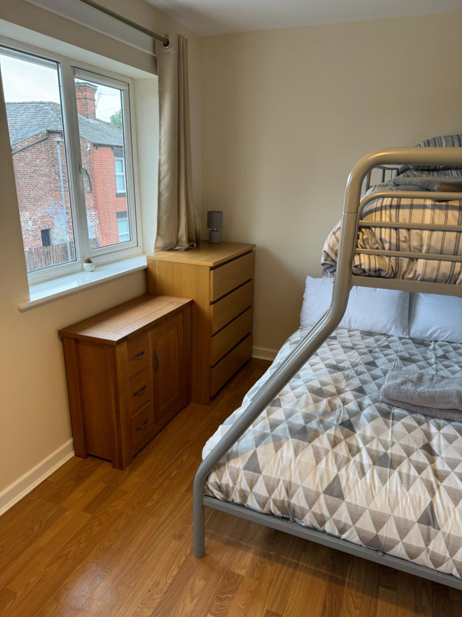 Modern, Quiet, Sleeps 9, Etihad, Coop Live, Manchester Exterior photo