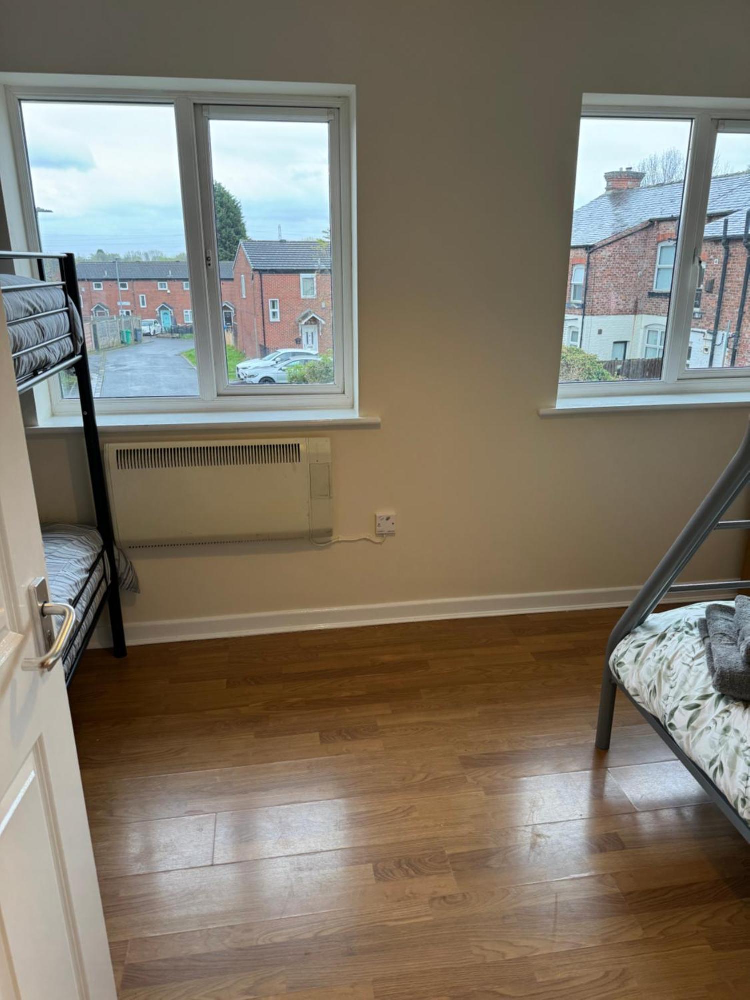 Modern, Quiet, Sleeps 9, Etihad, Coop Live, Manchester Exterior photo